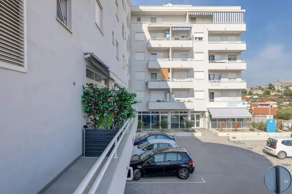 City East Apartment Split