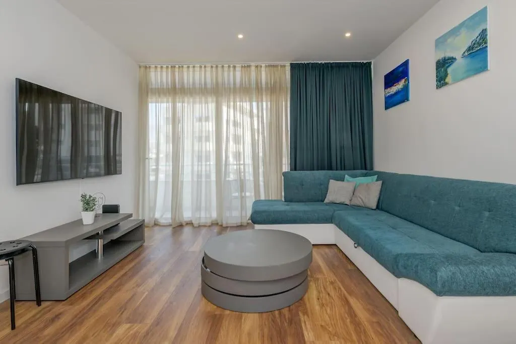City East Apartment Split