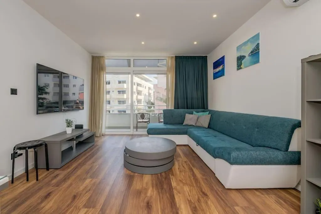 City East Apartment Split