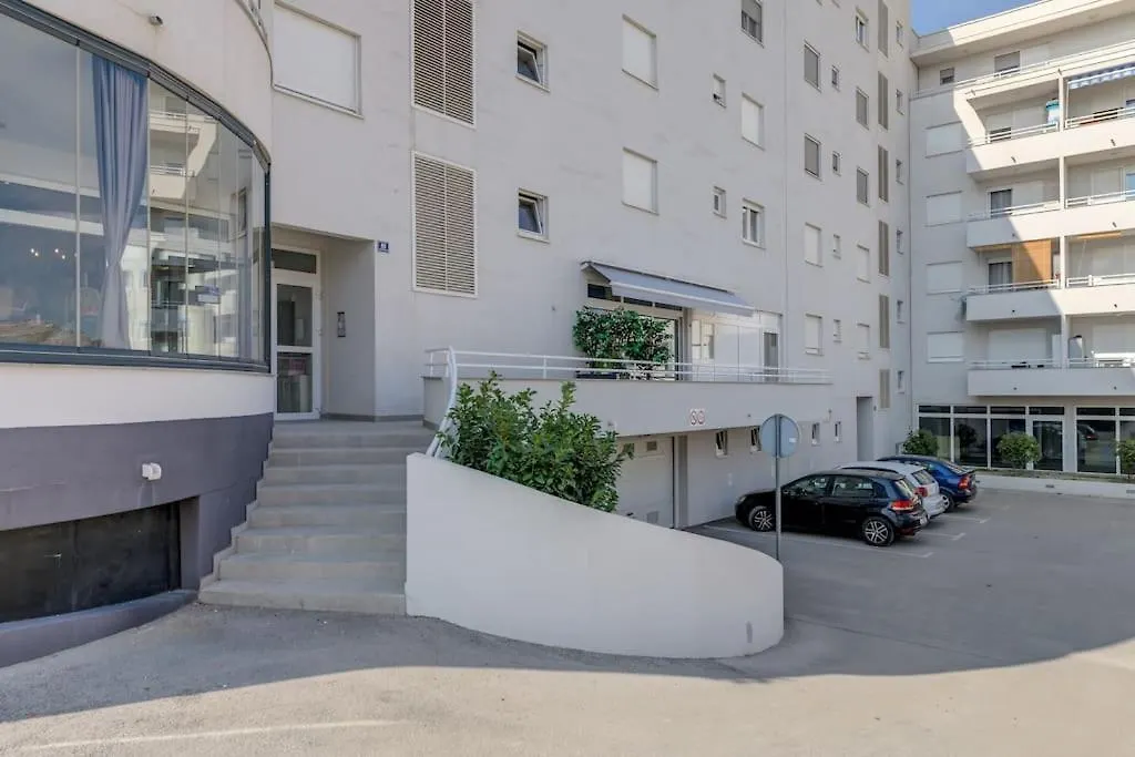 City East Apartment Split