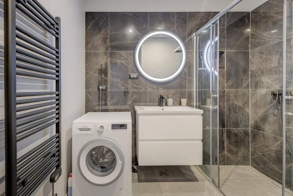 City East Apartment Split